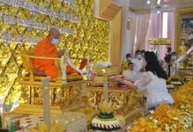 សម្តេចតេជោនាយករដ្ឋមន្ត្រី និងសម្តេចកិត្តិព្រឹទ្ធបណ្ឌិត អញ្ជើញជាអធិបតីក្នុងពិធីបុណ្យឆ្លងវិមានគុណ មាតាបិតា នៅខេត្តត្បូងឃ្មុំ