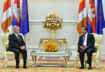 សម្ដេចតេជោ ហ៊ុន សែន ទទួលជួបអតីតមេបញ្ជាការរបស់កងកម្លាំងអន្តរជាតិ នៃអាជ្ញាធរបណ្តោះអាសន្នអង្គការសហប្រជាជាតិប្រចាំកម្ពុជា(UNTAC) នៅក្នុងដំណើរការសន្តិភាពនៅកម្ពុជា