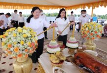 សម្តេចតេជោ ហ៊ុន សែន និងសម្តេចកិត្តិព្រឹទ្ធបណ្ឌិត អញ្ជើញបូជាគ្រឿងសក្ការៈចេតីយ៍តម្កល់សពសម្តេចឧត្តមទេពញាណ ហ៊ុន ណេង