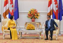 សម្តេចតេជោ ហ៊ុន សែន អនុញ្ញាតអោយសមាជិកាគណៈកម្មាធិការកណ្តាលបក្សកុម្មុយនីស្តវៀតណាម ចូលជួបសំដែងការគួរសម
