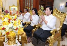 សម្តេចតេជោ ហ៊ុន សែន និងសម្តេចកិត្តិព្រឹទ្ធបណ្ឌិត បន្តអញ្ជើញចូលរួមបុណ្យខួបគម្រប់ ១០០ថ្ងៃ ឧទ្ទិសដល់វិញ្ញាណក្ខន្ធ សម្តេចឧត្តមទេពញាណ ហ៊ុន ណេង