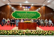 សម្តេចតេជោ ហ៊ុន សែន អញ្ជើញជួបសំណេះសំណាលជាមួយមន្ត្រីរាជការ និងកងកម្លាំងប្រដាប់អាវុធ ខេត្តកំពង់ឆ្នាំង