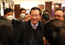 សម្ដេចតេជោ ហ៊ុន សែន បានទទួលការធ្វើគារវកិច្ចស្វាគមន៍យ៉ាងរាក់ទាក់បំផុតពីប្រជាពលរដ្ឋខ្មែរនៅអឺរ៉ុប