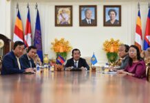 សម្តេចអគ្គមហាសេនាបតីតេជោ ហ៊ុន សែន អញ្ជើញជួបពិភាក្សាជាមួយ ឯកឧត្តមថងលុន ស៊ីសុលីត អគ្គលេខាធិការនៃគណៈកម្មាធិការមជ្ឈិមបក្សប្រជាជនបដិវត្តឡាវ និងជាប្រធានរដ្ឋឡាវ តាមប្រព័ន្ធវីដេអូ
