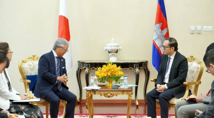 ឯកឧត្តម វង្សី វិស្សុត ឧបនាយករដ្ឋមន្ត្រីប្រចាំការ ជួបសម្តែងការគួរសមនិងពិភាក្សាការងារជាមួយ ឯកអគ្គរាជទូតជប៉ុនប្រចាំព្រះរាជាណាចក្រកម្ពុជា និងសហការី