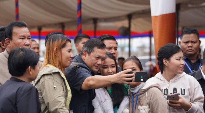 សម្តេចមហាបវរធិបតី ហ៊ុន ម៉ាណែត អញ្ជើញបន្តចុះជួបកម្មករជិត២ម៉ឺននាក់ទៀត ក្នុងរាជធានីភ្នំពេញ