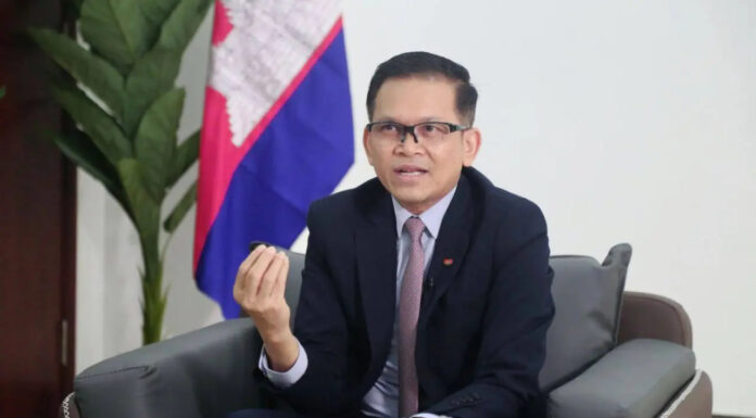 ឯកឧត្តម ប៉ែន បូណា ផ្ដល់គន្លឹះ៥ចំណុចដើម្បីបើកផ្លូវឱ្យវិទ្យុអាស៊ីសេរី អាចសម្ភាសអ្នកនាំពាក្យរាជរដ្ឋាភិបាល និងអ្នកនាំពាក្យផ្សេងទៀត