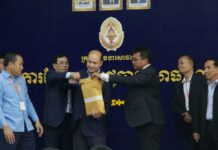 ឯកឧត្តមឧបនាយករដ្ឋមន្ត្រី ហ៊ុន ម៉ានី និងឯកឧត្តមរដ្ឋមន្ត្រី ប៉េង ពោធិ៍នា អញ្ជើញបើកវិញ្ញាសាប្រឡងប្រជែងជ្រើសរើសមន្ត្រីរាជការចូលបម្រើការងារក្នុងក្របខណ្ឌក្រសួងសាធារណការ និងដឹកជញ្ជូន