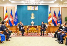 សម្ដេចតេជោ ហ៊ុន សែន អនុញ្ញាតឱ្យ លោក អេឌី ពីរ៉ាដ (Eddy Pirard) អគ្គនាយក ក្រុមហ៊ុន JTI សកលលោក ចូលជួបសម្ដែងការគួរសម
