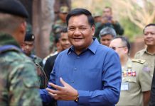 ឯកឧត្ដមអភិបាលខេត្តឧត្តរមានជ័យ អញ្ជើញសួរសុខទុក្ខកងកម្លាំងប្រដាប់អាវុធដែលឈរជើងលើជួរភ្នំដងរែក និងត្រួតពិនិត្យសមិទ្ធផល តាមបន្ទាត់ព្រំដែនកម្ពុជា-ថៃ ត្រង់តំបន់ប្រាសាទតាមាន់