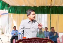 លោក អេង ទូច នាំយកអំណោយលោក វង្សី វិស្សុត ជូនលោកគ្រូ-អ្នកគ្រូ ប្រជាការពារ និងយុវជនក្នុងឃុំកំពង់គោ ស្រុកកំពង់ស្វាយ ខេត្តកំពង់ធំ