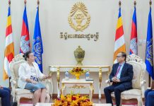 ឯកឧត្តម វង្សី វិស្សុត ឧបនាយករដ្ឋមន្ត្រីប្រចាំការ អនុញ្ញាតឱ្យលោកស្រី Alissar Chaker តំណាងកម្មវិធីអភិវឌ្ឍន៍អង្គការសហប្រជាជាតិ(UNDP) ប្រចាំព្រះរាជាណាចក្រកម្ពុជា ចូលជួបសម្តែងការគួរសម និងជម្រាបលា