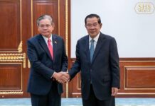 សម្តេចតេជោ ហ៊ុន សែន អនុញ្ញាតឱ្យឯកឧត្តម Buakeo Phumvongsay ឯកអគ្គរដ្ឋទូតនៃសាធារណរដ្ឋប្រជាធិបតេយ្យប្រជាមានិតឡាវ ចូលជួបសម្តែងការគួរសម និងជម្រាបលា