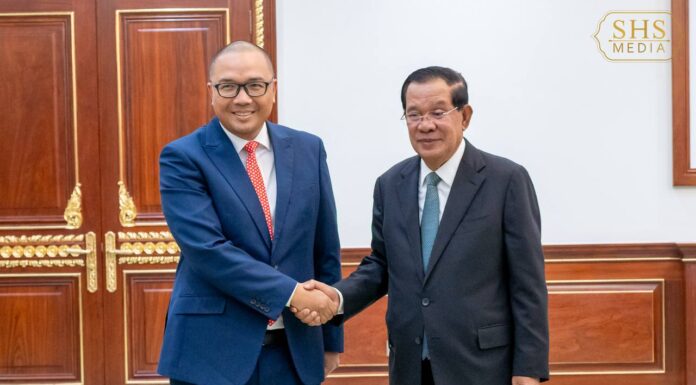 សម្តេចតេជោ ហ៊ុន សែន អនុញ្ញាតឱ្យឯកឧត្ដម Santo Darmosumarto ឯកអគ្គរដ្ឋទូតនៃសាធារណរដ្ឋឥណ្ឌូណេស៊ី ចូលជួបសម្តែងការគួរសម និងជម្រាបលា