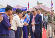 ឯកឧត្តមឧបនាយករដ្ឋមន្ត្រីប្រចាំការ វង្សី វិស្សុត ចុះសាកសួរសុខទុក្ខប្រជាពលរដ្ឋ និងសម្ពោធដាក់ឱ្យប្រើប្រាស់អគារសហគមន៍ឃុំផាត់សណ្ដាយ ក្នុងខេត្តកំពង់ធំ