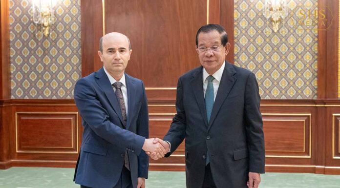 សម្តេចតេជោ ហ៊ុន សែន អនុញ្ញាតឱ្យ ឯកឧត្តម មេសុត អើសចាន់ (Mesut Özcan) ឯកអគ្គរដ្ឋទូតតែងតាំងថ្មីនៃសាធារណរដ្ឋតួកគីយ៉េប្រចាំនៅកម្ពុជា ចូលជួបប្រគល់សារតាំង