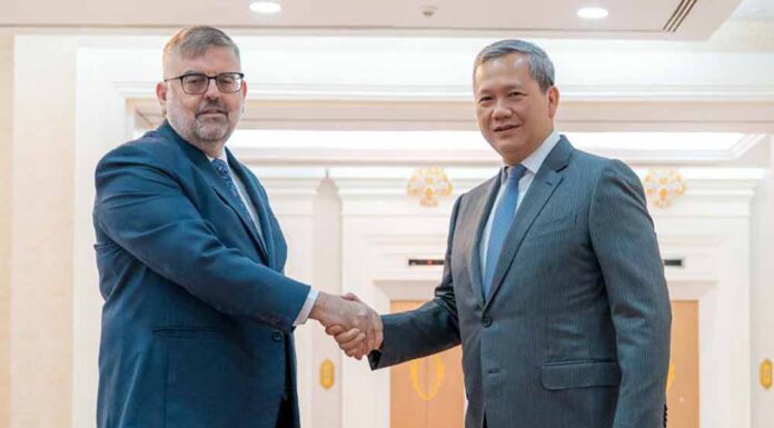 UNAIDS អបអរសាទរកម្ពុជាចំពោះភាពជោគជ័យ នៃការសម្រេចបាននូវគោលដៅសកលមេរោគអេដស៍ ៩៥-៩៥-៩៥