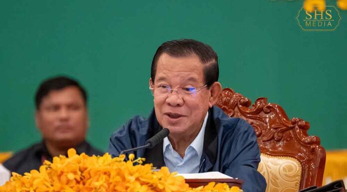 សម្តេចតេជោ ហ៊ុន សែន បន្តអញ្ជើញចុះជួបសំណេះសំណាលជាមួយក្រុមប្រឹក្សាខេត្ត ក្រុង ស្រុក ឃុំ សង្កាត់ និងថ្នាក់ដឹកនាំមន្ទីរអង្គភាពនានាជុំវិញខេត្តស្ទឹងត្រែង