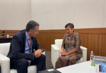 អង្គការ UNESCO បាននិងកំពុងតាមដានយកចិត្តទុកដាក់ចំពោះ ករណីប្រាសាទព្រះវិហារ និងចូលរួមចំណែកយ៉ាងសកម្មក្នុងការសម្របសម្រួលដើម្បីបន្ធូរបន្ថយភាពតានតឹងរវាងប្រទេសទាំងពីរតាមរយៈវប្បធម៌