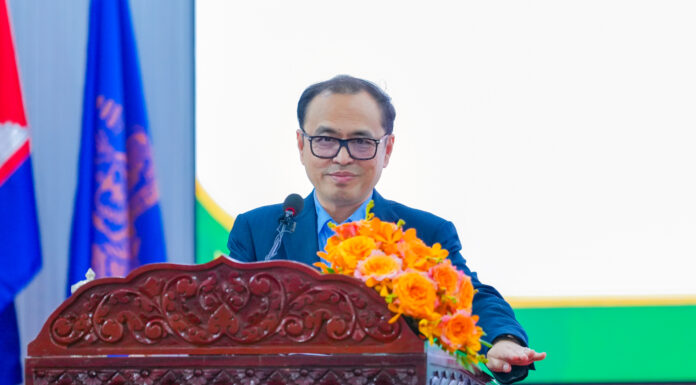 ឯកឧត្ដមឧបនាយករដ្ឋមន្ត្រីប្រចាំការ វង្សី វិស្សុត បើកសិក្ខាសាលាពិគ្រោះយោបល់ស្តីពីផែនការយុទ្ធសាស្ត្រអភិវឌ្ឍន៍កសិកម្មខេត្តកំពង់ធំ ឆ្នាំ២០២៦-២០៣០