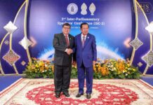 សម្ដេចតេជោ ហ៊ុន សែន អញ្ជើញទទួលជួបសម្ដែងការគួរសម និងពិភាក្សាការងារជាមួយ ឯកឧត្តម Tan Sri Dato JOHARI BIN ABDUL ប្រធានរដ្ឋសភាម៉ាឡេស៊ី