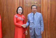 សម្ដេចតេជោ ហ៊ុន សែន ទទួលជួបសម្ដែងការគួរសម និងពិភាក្សាការងារជាមួយ លោកជំទាវ ង្វៀន ធី ថាញ់ NGUYEN THI THANH អនុប្រធានរដ្ឋសភានៃសាធារណរដ្ឋសង្គមនិយមវៀតណាម